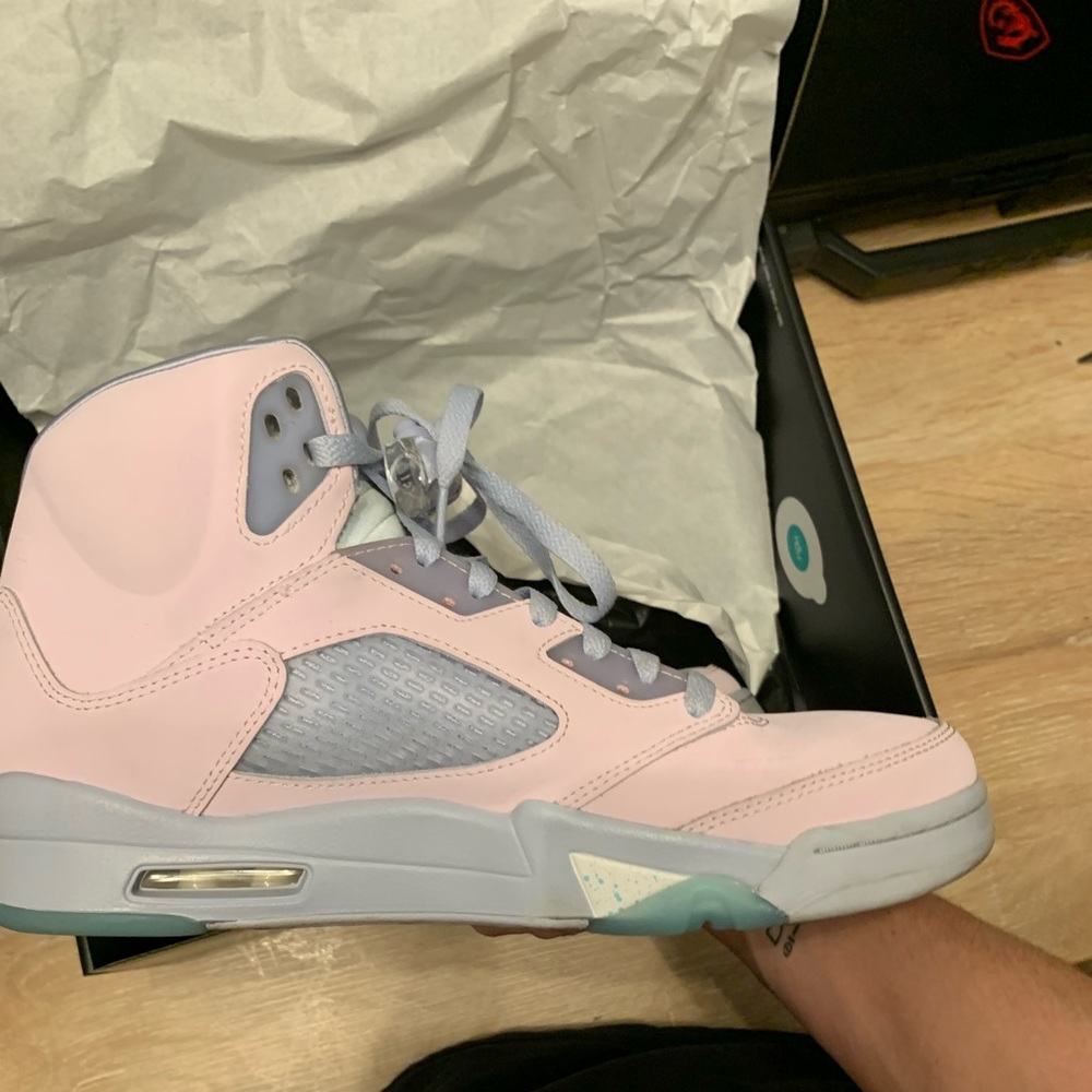 Jordan 5 Easter size 10 men’s - Picture 4 of 5